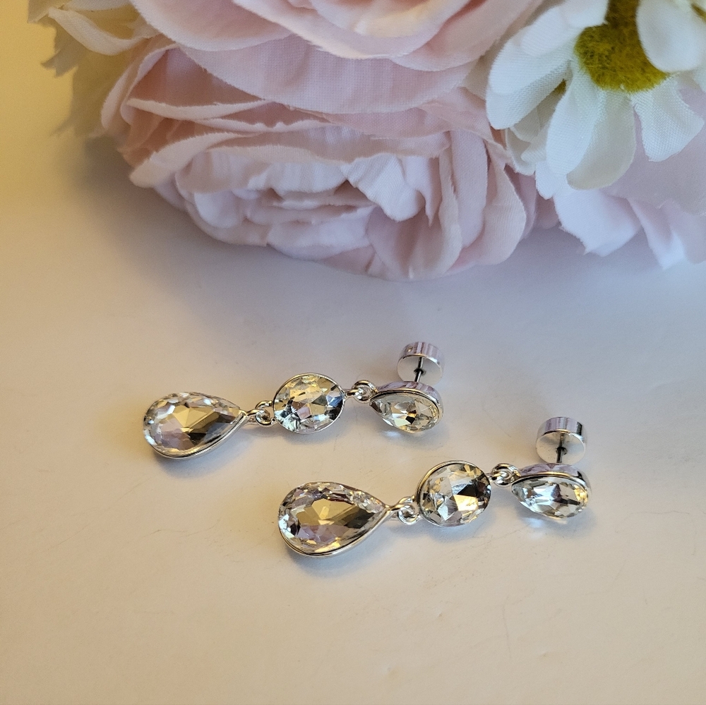 Banana Republic Crystal Dangle Drop Earrings Post Pierce Silverplated Sign 1 1/2